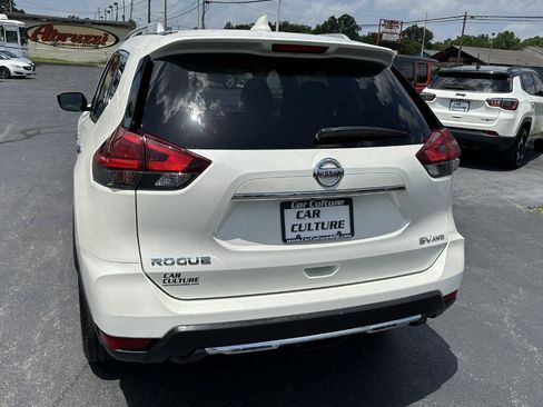 Used 2017 Nissan Rogue SV AWD/4WD image 11