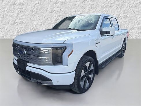 Used 2022 Ford F150 Lightning Platinum image 7