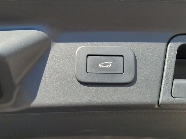 Used 2024 Land Rover Range Rover Velar Dynamic SE AWD/4WD image 9
