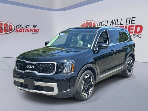 Used 2024 Kia Telluride EX w/ EX Captain's Chair Package AWD/4WD image 3