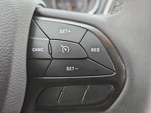 Used 2022 Jeep Cherokee Trailhawk w/ Comfort/Convenience Group image 17