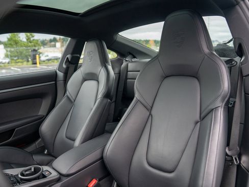 Used 2024 Porsche 911 Carrera 4S image 5