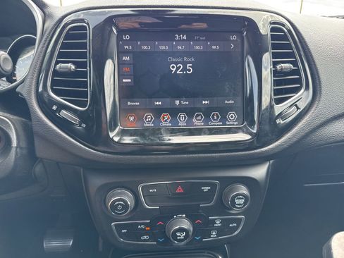 Used 2018 Jeep Compass Limited AWD/4WD image 14