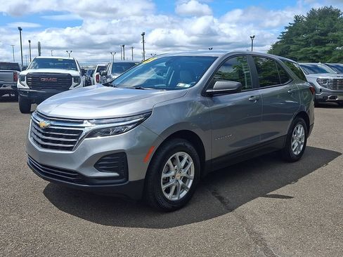 Certified 2023 Chevrolet Equinox LS AWD/4WD image 3