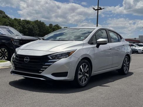 Used 2025 Nissan Versa SV FWD image 24