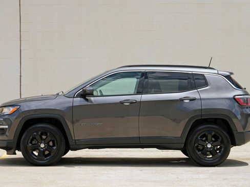 Used 2020 Jeep Compass Latitude w/ Cold Weather Group AWD/4WD image 8
