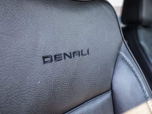 Used 2023 GMC Yukon Denali AWD/4WD image 18