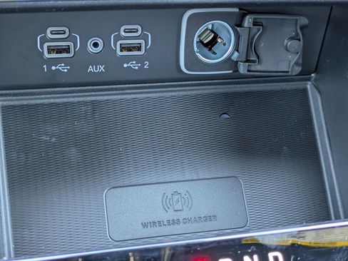 New 2025 Jeep Grand Cherokee Altitude image 27