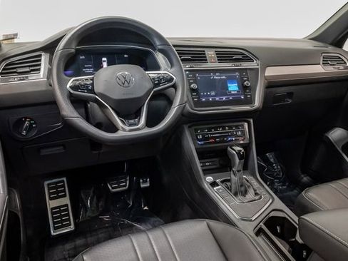 Used 2024 Volkswagen Tiguan SE R-Line w/ MDO Package, Three-Row FWD image 7