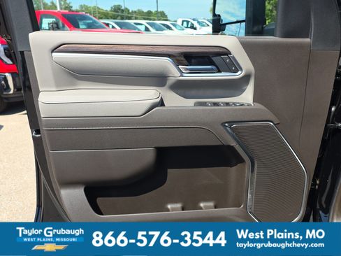 New 2026 Chevrolet Silverado 2500 LT w/ Z71 Chrome Sport Edition AWD/4WD image 13