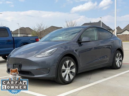 Used 2023 Tesla Model Y Long Range image 8