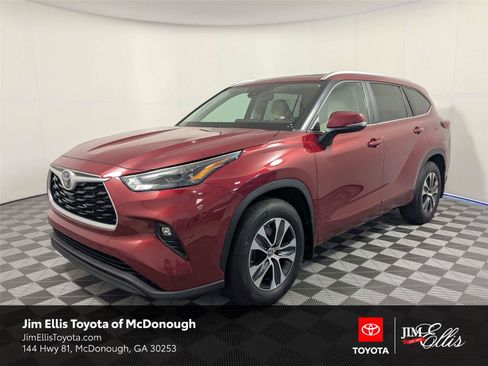 Used 2023 Toyota Highlander XLE FWD image 1