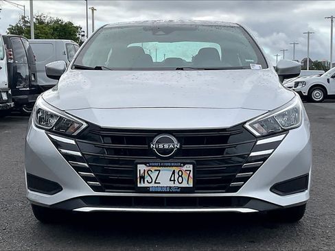Used 2023 Nissan Versa SV FWD image 6