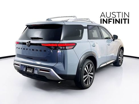 Used 2024 Nissan Pathfinder Platinum image 7