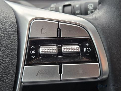 Certified 2025 Kia Telluride LX image 27