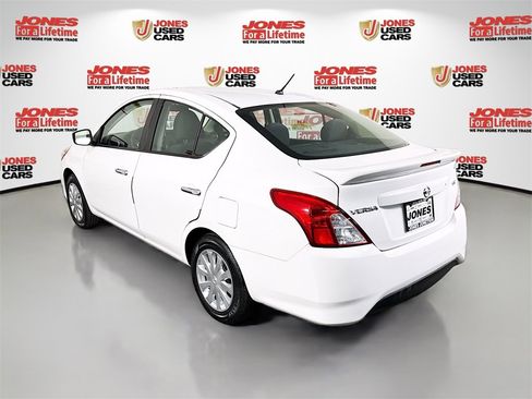 Used 2017 Nissan Versa SV image 2