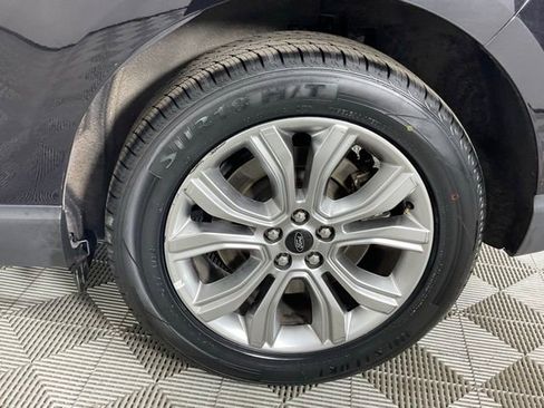 Used 2024 Ford Edge Titanium AWD/4WD image 9