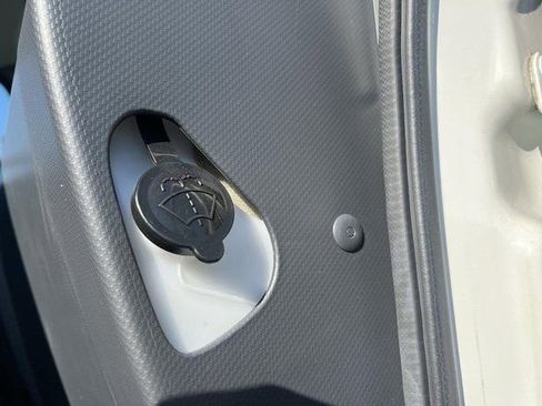 Used 2024 Chevrolet Low Cab Forward image 40