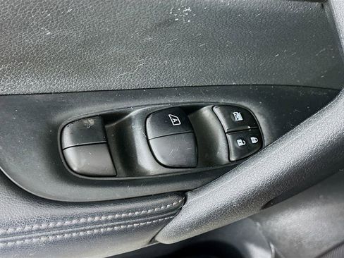 Used 2020 Nissan Rogue SV AWD/4WD image 23