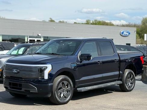 Used 2025 Ford F150 Lightning Lariat AWD/4WD image 35