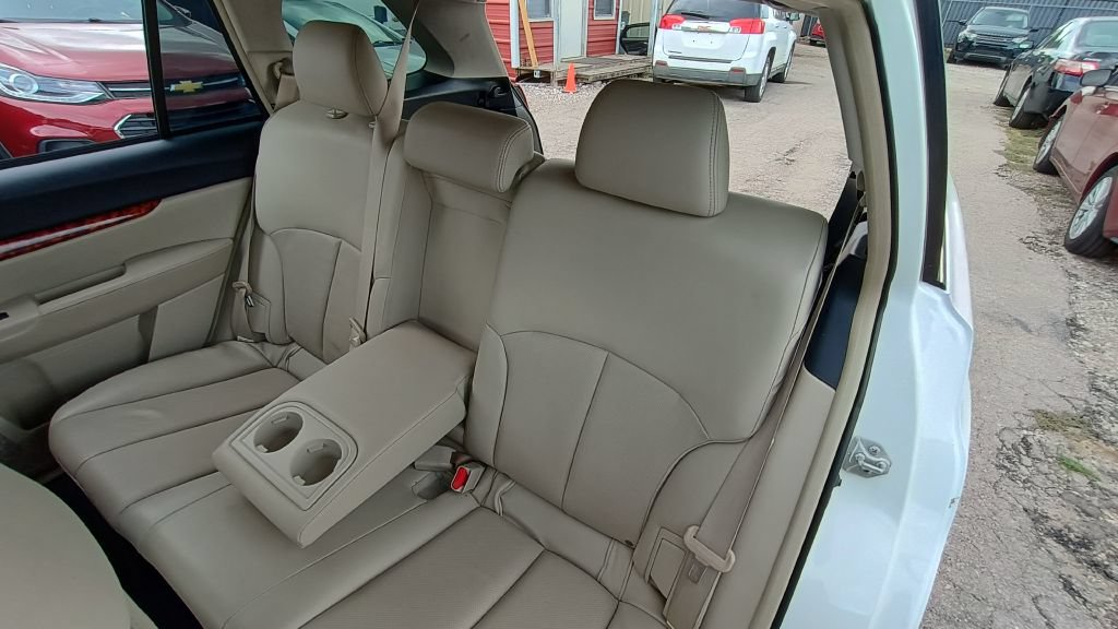 Used 2011 Subaru Outback 3.6R Limited w/ PWR Moonroof Pkg AWD/4WD image 16