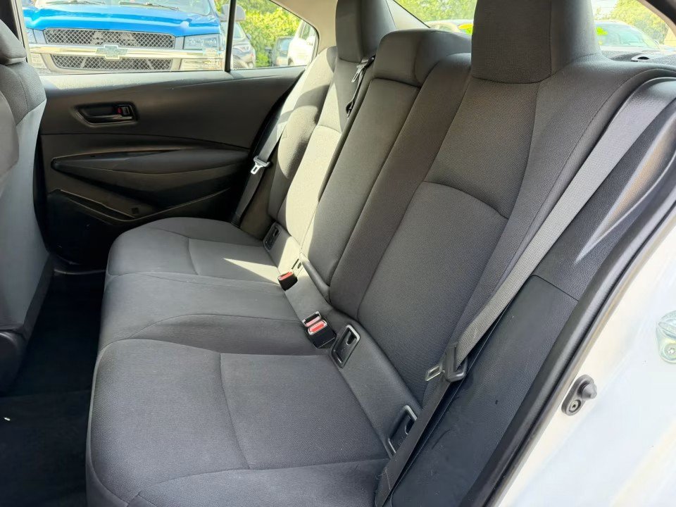 Used 2022 Toyota Corolla LE FWD image 16
