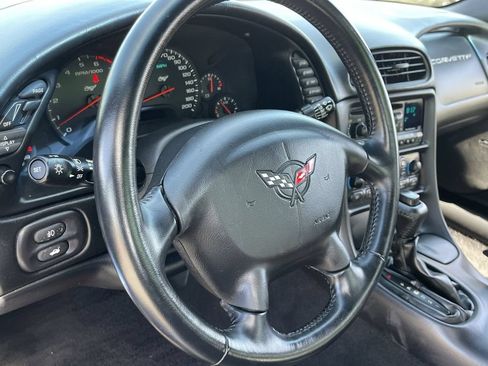 Used 2003 Chevrolet Corvette Convertible w/ Preferred Equipment Group1 RWD image 21
