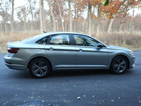 Used 2020 Volkswagen Jetta R-Line image 9