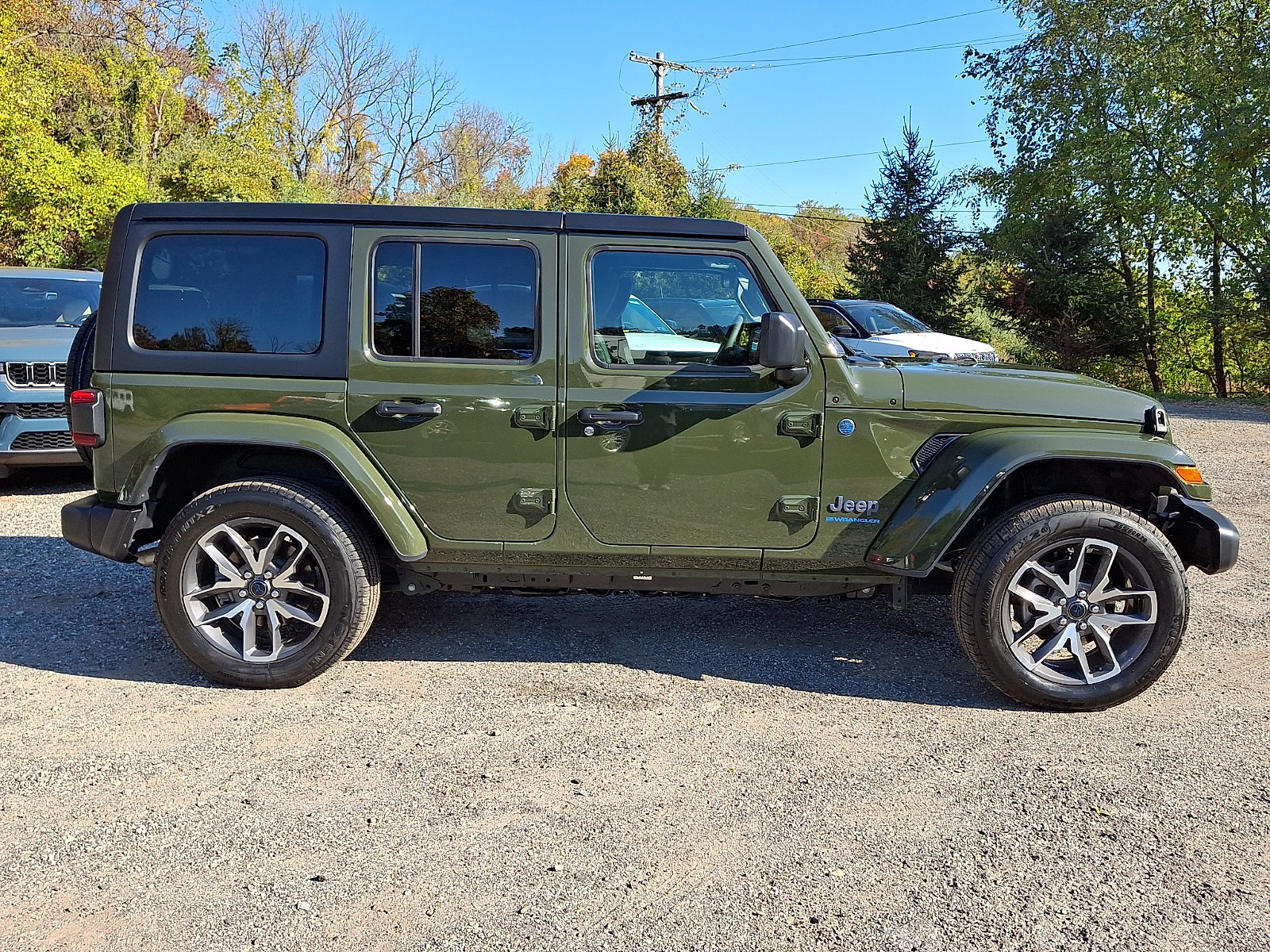 Used 2024 Jeep Wrangler Unlimited w/ Convenience Group AWD/4WD image 7