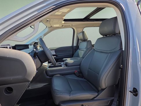 New 2026 Ford Expedition Active image 12