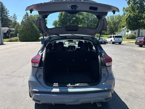 Used 2023 Nissan Kicks SR w/ Interior Electronics Package FWD image 15