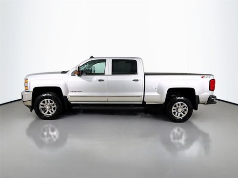 Used 2019 Chevrolet Silverado 2500 LTZ w/ LTZ Plus Package image 5