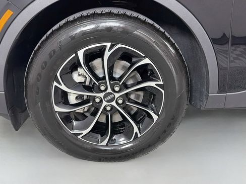 Used 2026 Lincoln Nautilus Premier AWD/4WD image 32