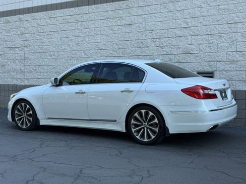 Used 2013 Hyundai Genesis 5.0 R-Spec RWD image 2
