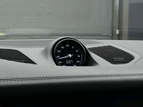 Certified 2025 Porsche Cayenne E-Hybrid Coupe image 12