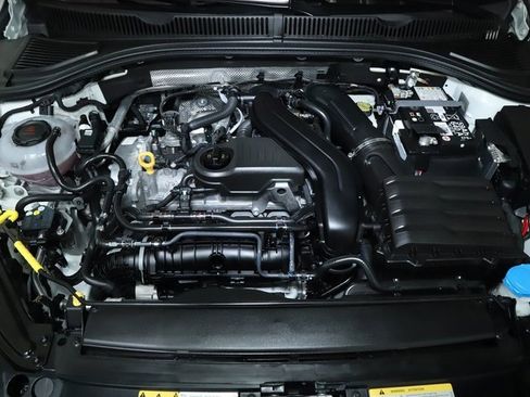 Used 2025 Volkswagen Jetta Sport image 33
