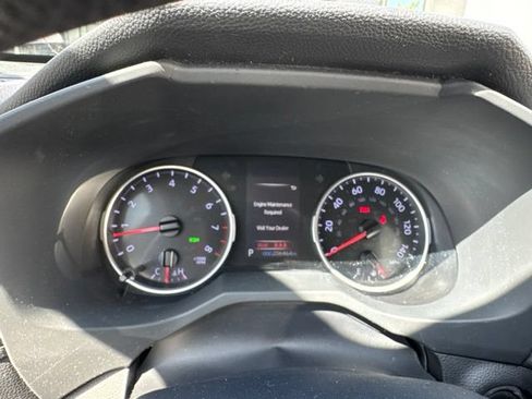 Used 2019 Toyota RAV4 XLE w/ Convenience Package FWD image 31