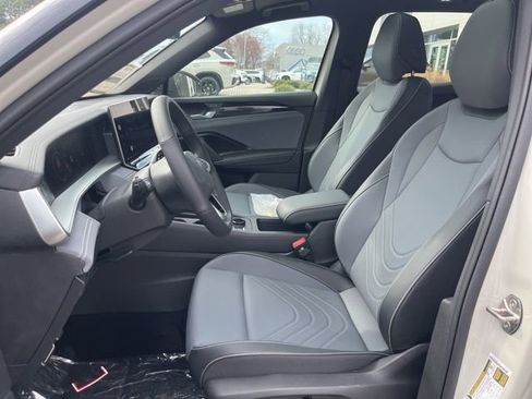 New 2026 Volkswagen Tiguan SE R-Line FWD image 20