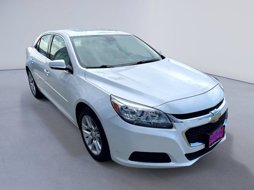 Used 2016 Chevrolet Malibu LT FWD image 4