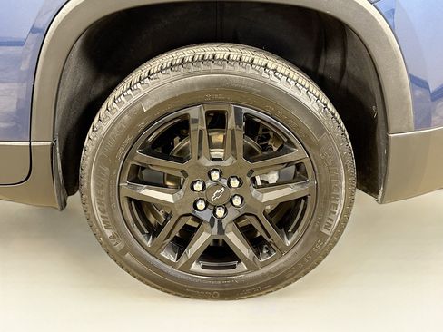 Used 2023 Chevrolet Traverse LT w/ LPO, Floor Liner Package FWD image 34