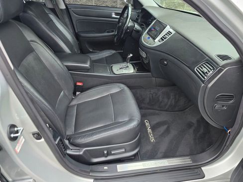 Used 2013 Hyundai Genesis 3.8 w/ Premium Pkg image 14