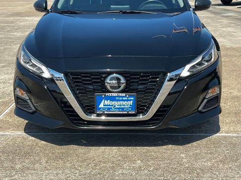 Used 2021 Nissan Altima 2.5 SV w/ SV Premium Package AWD/4WD image 3