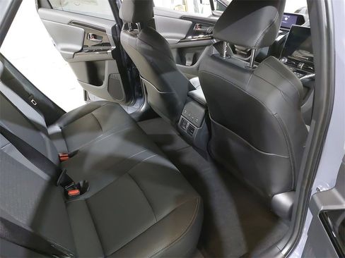 Used 2025 Subaru Solterra Touring image 11