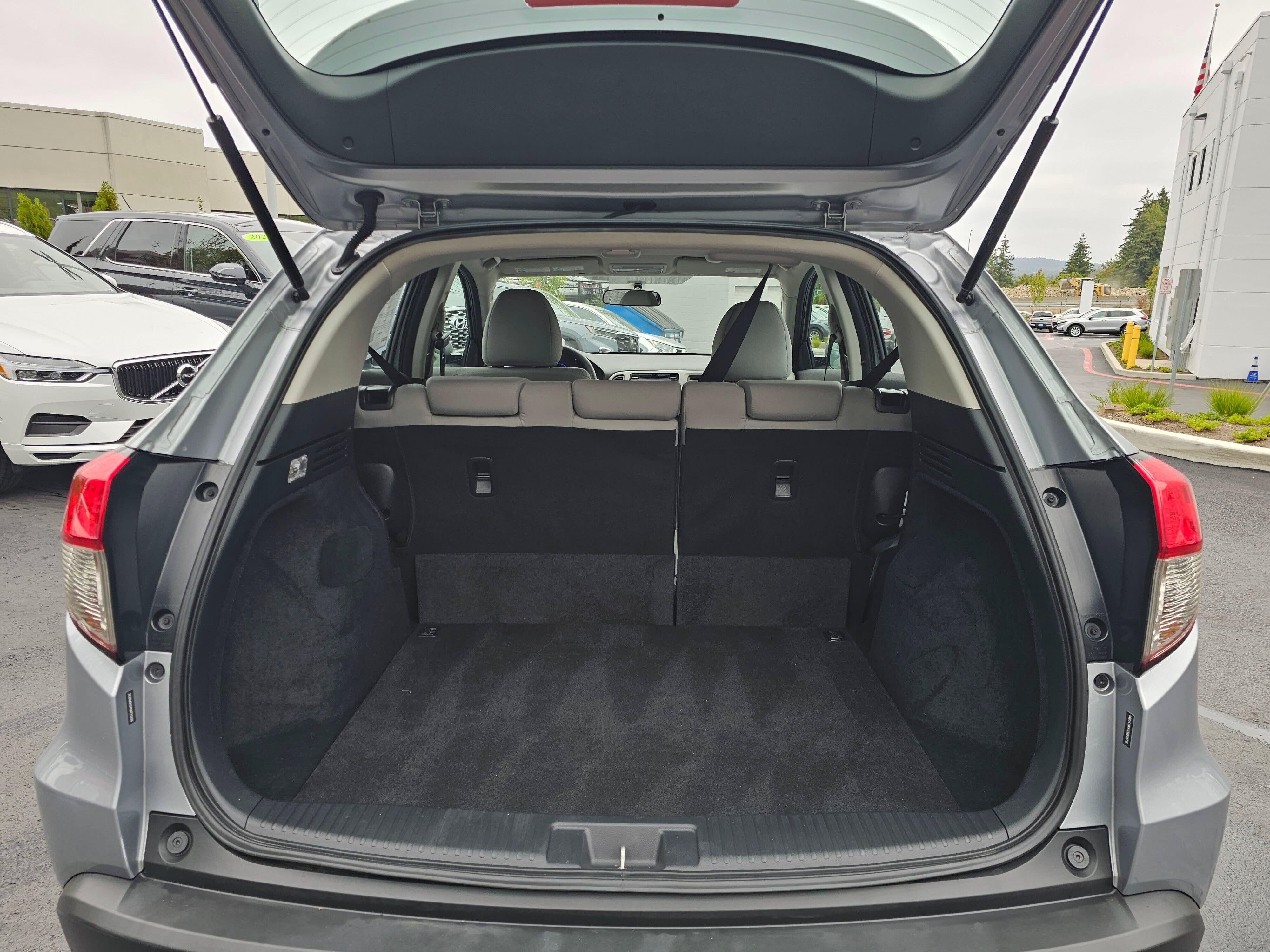 Used 2019 Honda HR-V LX image 18