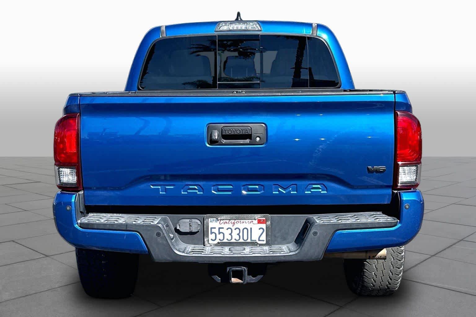 Used 2018 Toyota Tacoma TRD Sport w/ Technology Package RWD image 4