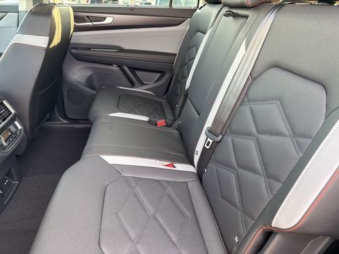 Certified 2026 Volkswagen Atlas Peak Edition AWD/4WD image 12