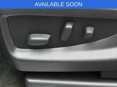 Used 2018 Chevrolet Suburban Premier AWD/4WD image 10