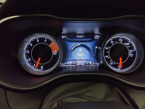 Used 2019 Jeep Cherokee Limited AWD/4WD image 23