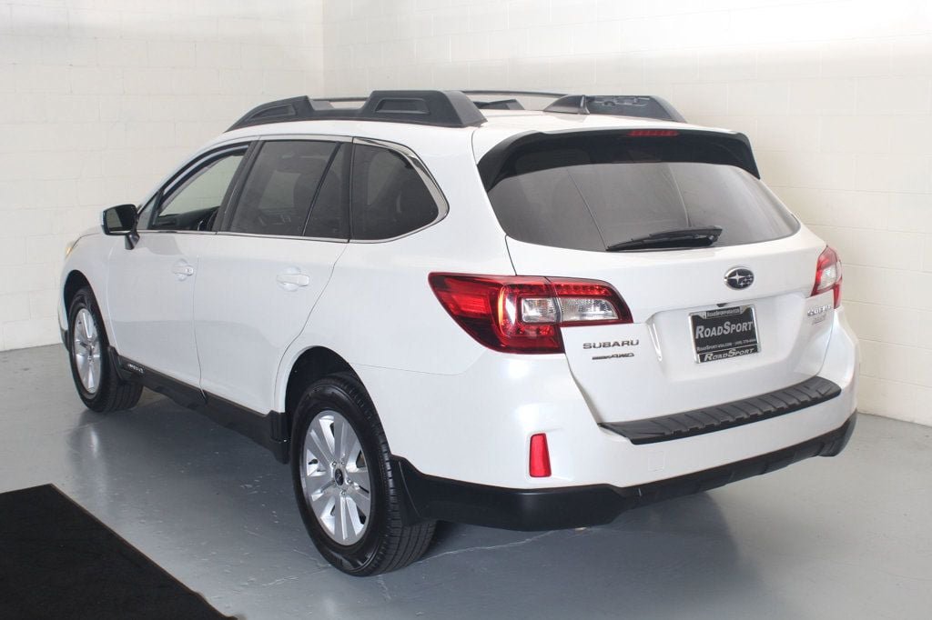 Used 2017 Subaru Outback 2.5i Premium AWD/4WD image 2