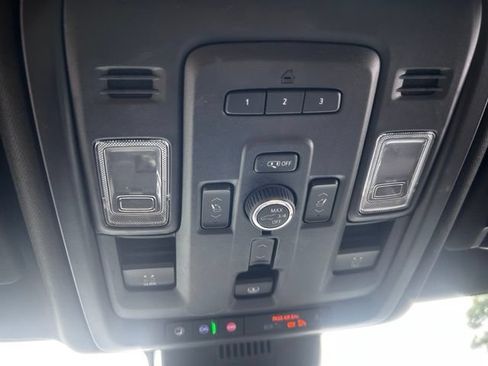 Used 2024 GMC Yukon Denali AWD/4WD image 41